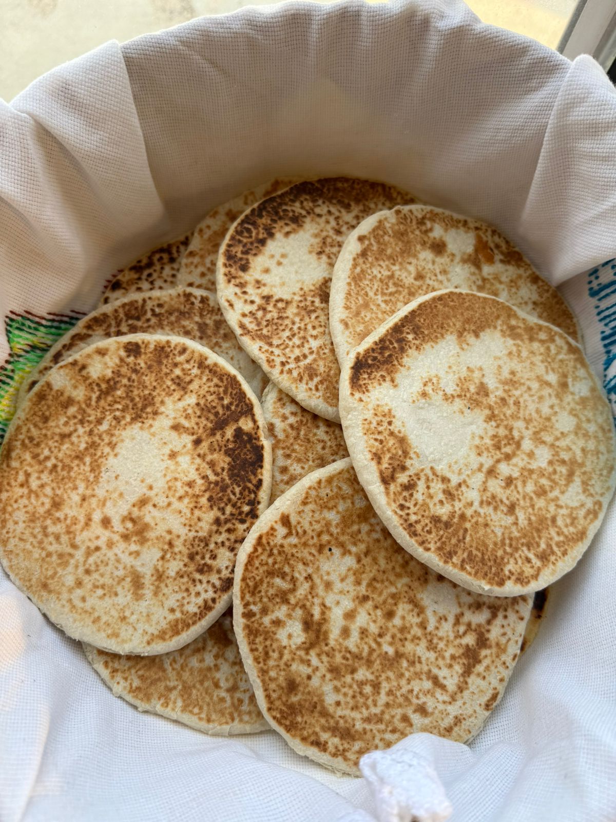 Gorditas doradas recién salidas del comal